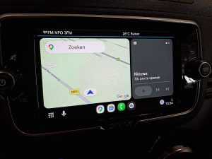 Ekran z Apple CarPlay — Iveco DAILY 35C16 3.0Ltr Bakwagen AC! z 2023 roku