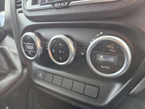 Wyposażenie specjalne wnętrza — Iveco DAILY 35C16 3.0Ltr Bakwagen AC! z 2023 roku