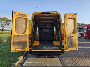 Przestrzeń ładunkowa — Iveco DAILY 35C16 DL AUT. L2H2 z 2018 roku