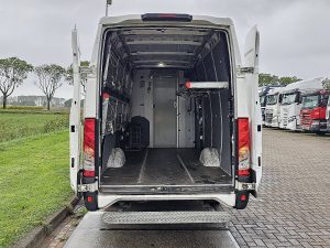 Przestrzeń ładunkowa — Iveco DAILY 35S12 MAXI EURO6 z 2018 roku