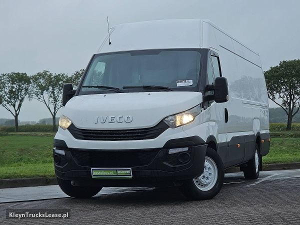 Iveco DAILY 35S12 MAXI EURO6 z 2018 roku, blaszak z zagranicy — przód pojazdu