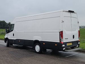 Strona kierowcy z tyłu — Iveco DAILY 35S12 MAXI EURO6 z 2018 roku