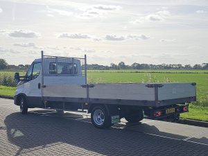 Strona kierowcy z tyłu — Iveco DAILY 40C18 3.0 ltr ac aut EURO6 z 2021 roku