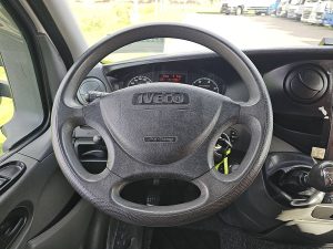 Wyposażenie specjalne wnętrza, ujęcie 2 — Iveco DAILY 50C17 BE COMBI XXXL z 2015 roku