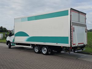 Strona kierowcy z tyłu — Iveco DAILY 50C17 BE COMBI XXXL z 2015 roku