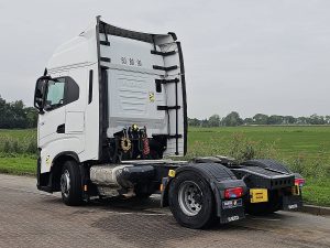 Strona kierowcy z tyłu — Iveco S-WAY AS440S48 z 2020 roku