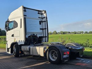 Strona kierowcy z tyłu — Iveco S-WAY AS440S49 z 2022 roku