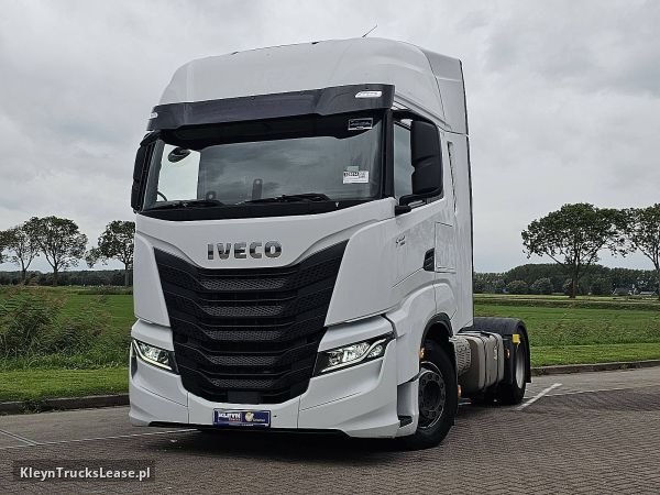 Iveco S-WAY AS440S49 dubble Tank z 2022 roku, ciągnik siodłowy z zagranicy — przód pojazdu