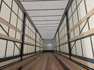 Przestrzeń ładunkowa — Kleyn Trailers PRSH-27-13.6 Harthouten vloer z 2026 roku