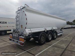Strona pasażera z tyłu — Magyar FUEL 8 COMP z 2007 roku