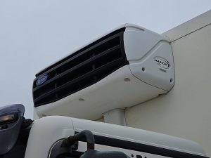 Agregat chłodniczy z tabliczką danych — MAN 12.220 TGL Koelwagen Carrier z 2014 roku