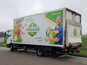 Strona kierowcy z tyłu — MAN 12.220 TGL Koelwagen Carrier z 2014 roku