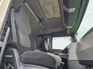 Wnętrze kabiny — MAN 18.430 TGX z 2020 roku