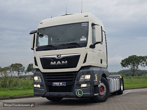 MAN 18.430 TGX z 2020 roku, ciągnik siodłowy z zagranicy — przód pojazdu