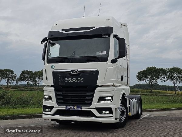 MAN 18.520 TGX z 2024 roku, ciągnik siodłowy z zagranicy — przód pojazdu