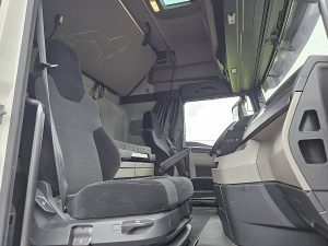 Wnętrze kabiny — MAN 18.520 TGX z 2024 roku