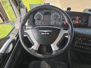 Wyposażenie specjalne wnętrza, ujęcie 3 — MAN 26.500 TGX 6x2/2 BLS z 2017 roku
