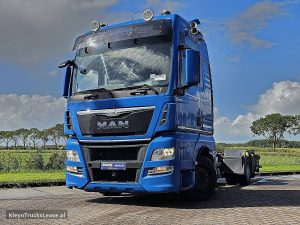 Przód pojazdu — MAN 26.560 TGX 6x2-4 Chassis z 2015 roku