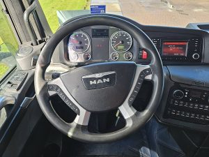 Wyposażenie specjalne wnętrza, ujęcie 3 — MAN 26.560 TGX 6x2-4 Chassis z 2015 roku