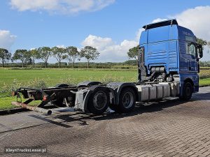 Strona pasażera z tyłu — MAN 26.560 TGX 6x2-4 Chassis z 2015 roku
