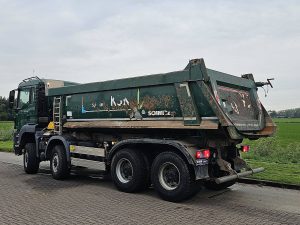 Strona kierowcy z tyłu — MAN 35.400 TGS Schmitz Mulde 8x6 z 2015 roku
