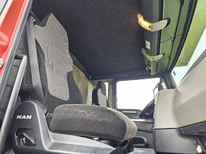 Wnętrze kabiny — MAN 49.460 TGS 10X8 BB 22M3 TIPPER z 2019 roku