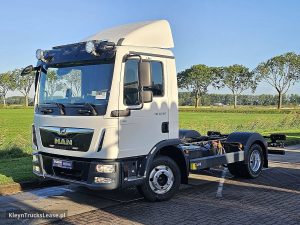 Strona kierowcy z przodu — MAN 8.220 TGL PTO AIRCO WB305 z 2018 roku