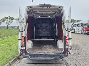 Przestrzeń ładunkowa — MAN TGE 3.180 z 2019 roku