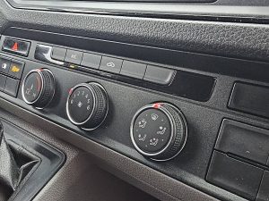 Wyposażenie specjalne wnętrza — MAN TGE 3.180 z 2019 roku