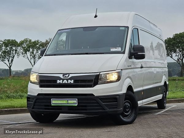 MAN TGE 3.180 z 2019 roku, blaszak z zagranicy — przód pojazdu