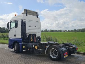 Strona kierowcy z tyłu — MAN TGX 18.440 z 2016 roku