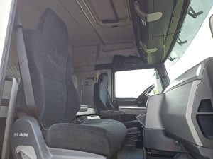 Wnętrze kabiny — MAN TGX 18.440 z 2016 roku