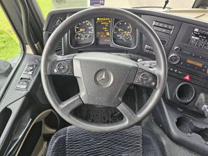 Wyposażenie specjalne wnętrza, ujęcie 3 — Mercedes-Benz ACTROS 1840 z 2013 roku