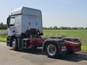 Strona kierowcy z tyłu — Mercedes-Benz ACTROS 1843 z 2014 roku