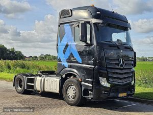 Strona pasażera z przodu — Mercedes-Benz ACTROS 1845 LS z 2015 roku