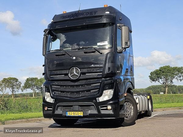 Mercedes-Benz ACTROS 1845 LS z 2015 roku, ciągnik siodłowy z zagranicy — przód pojazdu