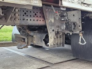 Hak holowniczy — Mercedes-Benz ACTROS 2642 LS z 2015 roku