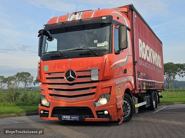Mercedes-Benz ACTROS 2642 LS z 2015 roku, firanka z zagranicy — przód pojazdu