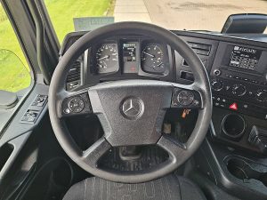 Wyposażenie specjalne wnętrza, ujęcie 2 — Mercedes-Benz AROCS 1843 495TKM z 2016 roku