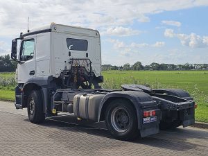 Strona kierowcy z tyłu — Mercedes-Benz AROCS 1843 495TKM z 2016 roku