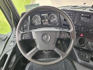 Wyposażenie specjalne wnętrza, ujęcie 3 — Mercedes-Benz AROCS 3240 z 2016 roku
