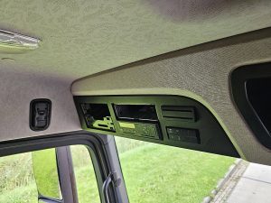 Wyposażenie specjalne wnętrza, ujęcie 2 — Mercedes-Benz AROCS 3240 z 2016 roku