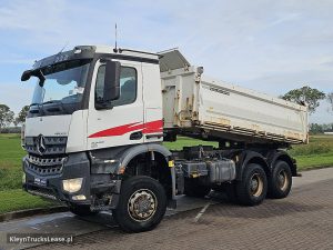 Strona kierowcy z przodu — Mercedes-Benz AROCS 3343 6x6 z 2016 roku