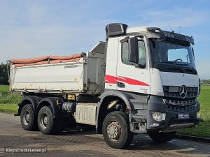 Strona pasażera z przodu — Mercedes-Benz AROCS 3343 6x6 z 2016 roku