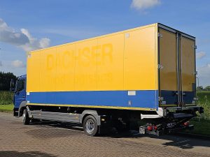 Strona kierowcy z tyłu — Mercedes-Benz ATEGO 1223 FRC 12-28 LIFT A/C z 2023 roku