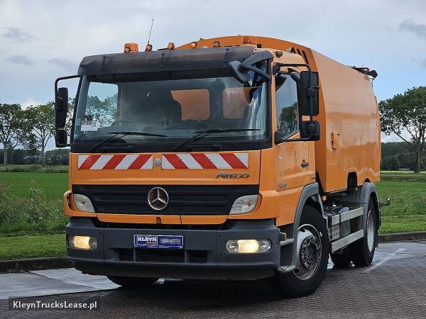 Mercedes-Benz ATEGO 1518 FAUN VIAJET EURO5 z 2008 roku, samochód ciężarowy z zagranicy — przód pojazdu