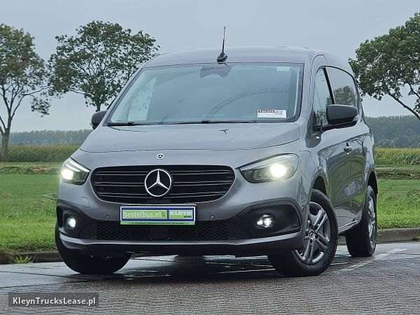 Mercedes-Benz CITAN 110 CDI L1 Mbux PRO 95Pk! z 2022 roku, kompaktowy dostawczak z zagranicy — przód pojazdu
