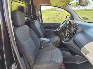 Wnętrze kabiny — Mercedes-Benz CITAN 110 CDI Maxi L3 2xZijdeur AC z 2017 roku