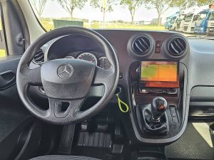 Deska rozdzielcza i stanowisko kierowcy — Mercedes-Benz CITAN 110 CDI Maxi L3 2xZijdeur AC z 2017 roku