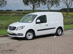 Strona kierowcy z przodu — Mercedes-Benz CITAN 112 benzine ac z 2018 roku